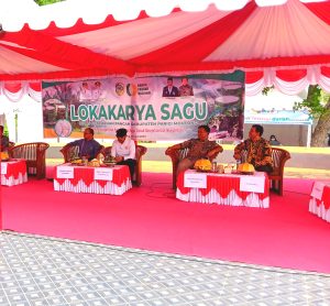 Zulfinasran Tiangso membuka secara resmi kegiatan Lokakarya Sagu Di Pantai Mosing