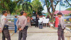 AMPK sampaikan tuntutan ke Disdik dan DPRD Parimo