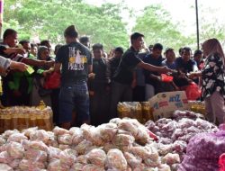 Penjagub Gorontalo Bagikan 1000 Paket Sembako Bagi Ojol dan Bentor
