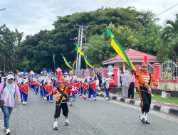 Pj. Bupati, Richard Arnaldo secara resmi melepas Lomba Drumband Dalam Rangka Memperingati Hardiknas
