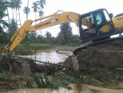 Ahmad Ali Bergerak Cepat Salurkan Bantuan ke Korban Banjir di Parigi Moutong