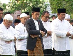 Presiden Jokowi Ikuti Salat Idul Adha di Simpang Lima Semarang
