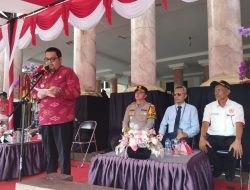 Pj Bupati Parigi Moutong Bagikan 10 Juta Bendera Merah Putih