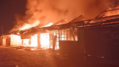 Kebakaran Hanguskan 13 Los Pedagang di Terminal Pasar Central Parigi