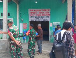 Warga Desa Bambalemo, Parimo Pasang Spanduk Protes, Keluhkan Kinerja Kades