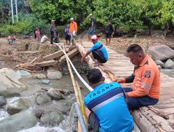 Kemensos Salurkan Bantuan untuk Korban Banjir di Palasa, Tagana dan BPBD Perbaiki Akses Air Bersih