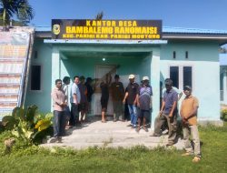 Puluhan Warga Segel Kantor Desa Bambalemo Ranomaisi, Desak Kades Dinonaktifkan Sementara