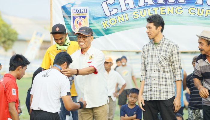 Waketum KONI Parigi Moutong Tutup Turnamen Sepak Bola KONI Sulteng Cup di Tomini