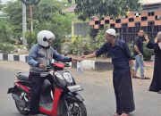 Berkah Ramadhan, Sayutin Budianto Tongani Bersama Kader NasDem Berbagi Ratusan Takjil