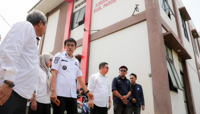 Dialog Bersama Mahasiswa Parigi Moutong, Erwin Burase Siapkan Pembangunan Asrama Baru Putri di Palu